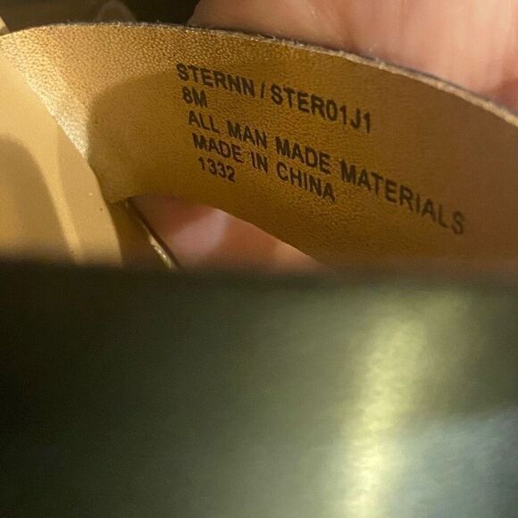 MADDEN GIRL Sternn Women’s Sandals Black Size 8 Flat Slip On New No Box - Picture 8 of 8